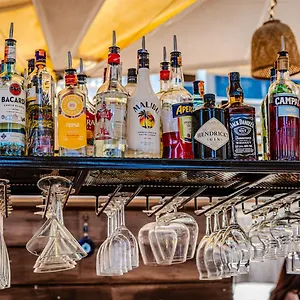 Hotel Aloha, Sarande